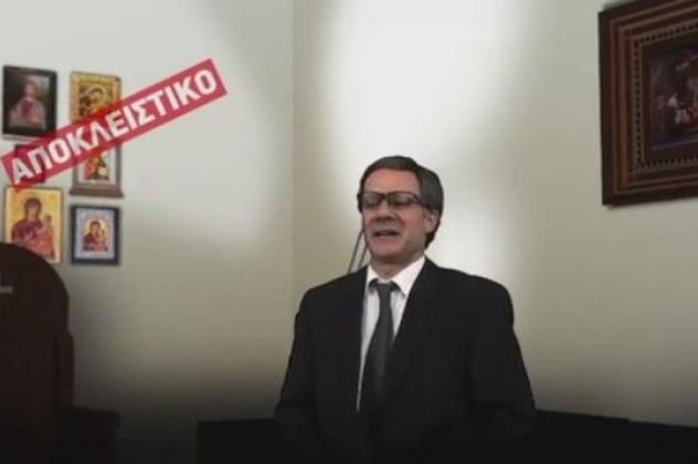 Xαχαχα - Νέο χτύπημα για τον Τάκη Μπαλτάκο και την κυβέρνηση - Αυτή την φορά τον κατέγραψε με κρυφή κάμερα ο Γιώργος Μητσικώστας... Παπανδρέου! (βίντεο) - Κυρίως Φωτογραφία - Gallery - Video