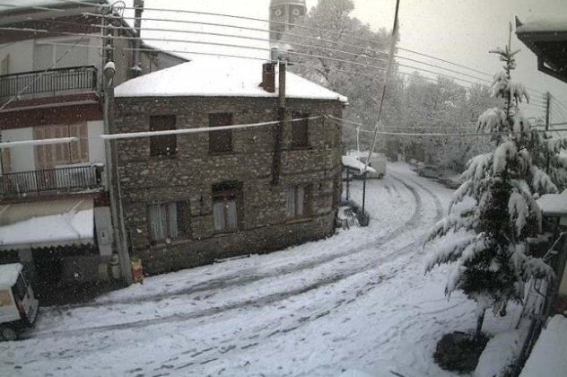 Ανοιξιάτικα χιόνια στην Βόρειο Ελλάδα-Άσπρισε η Δυτική Μακεδονία (φωτό & βίντεο)  - Κυρίως Φωτογραφία - Gallery - Video