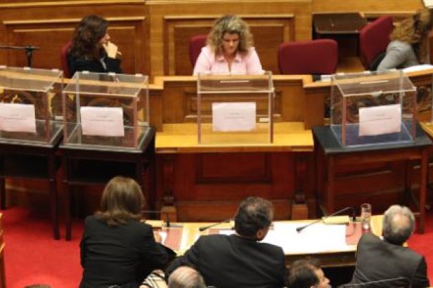 Τέσσερις κάλπες στη Βουλή για τη λίστα Λαγκάρντ - Κυρίως Φωτογραφία - Gallery - Video