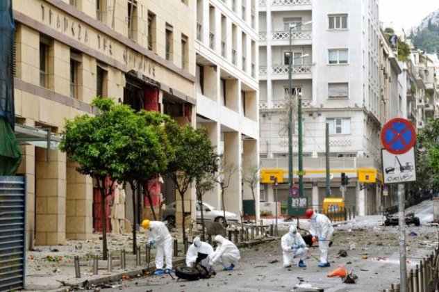 O Επαναστατικός αγώνας του Νίκου Μαζιώτη ανέλαβε την ευθύνη για το χτύπημα στην Τράπεζα της Ελλάδος - ''Στόχος μας ο μόνιμος αντιπρόσωπος του ΔΝΤ στην Ελλάδα'' - Όλη η προκήρυξη! - Κυρίως Φωτογραφία - Gallery - Video