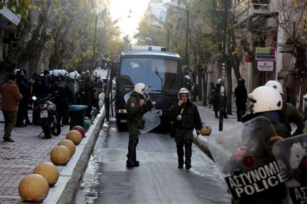 Διώξεις σε βάρος των 92 συλληφθέντων για τις καταλήψεις στη βίλα Αμαλίας-Πόλεμος ανακοινώσεων ΝΔ-ΣΥΡΙΖΑ - Κυρίως Φωτογραφία - Gallery - Video