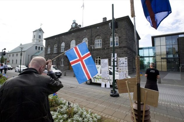 Παραγράφονται τα χρέη των νοικοκυριών που είχαν πάρει στεγαστικό δάνειο! Όχι εδώ, στην Ισλανδία..! - Κυρίως Φωτογραφία - Gallery - Video