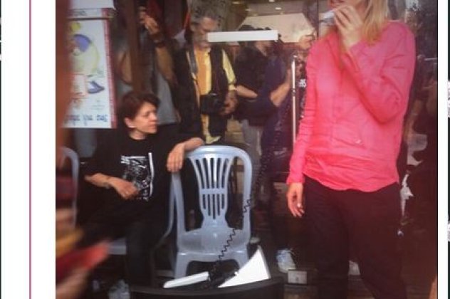 Ρένα Δούρου: Στο πλευρό των καθαριστριών του Υπουργείου Οικονομικών (φωτό) - Κυρίως Φωτογραφία - Gallery - Video