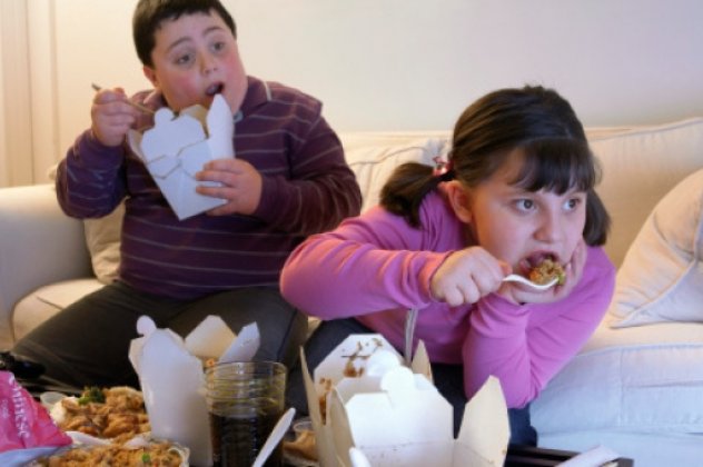 Έχουμε τα πιο παχύσαρκα παιδιά στον κόσμο μαζί με τους Ιταλούς και τους Αμερικανούς! Έλληνες γονείς τα υπερτρέφουν τα πουλάκια τους ! - Κυρίως Φωτογραφία - Gallery - Video
