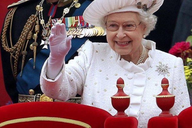 61 χρόνια από την άνοδο της χαλκέντερης και μακροβιότερης βασίλισσας της Αγγλίας - Ας  θυμηθούμε πως γιόρτασαν με χλιδή πέρσι στην διαμαντένια της επέτειο οι Άγγλοι (φωτό) - Κυρίως Φωτογραφία - Gallery - Video