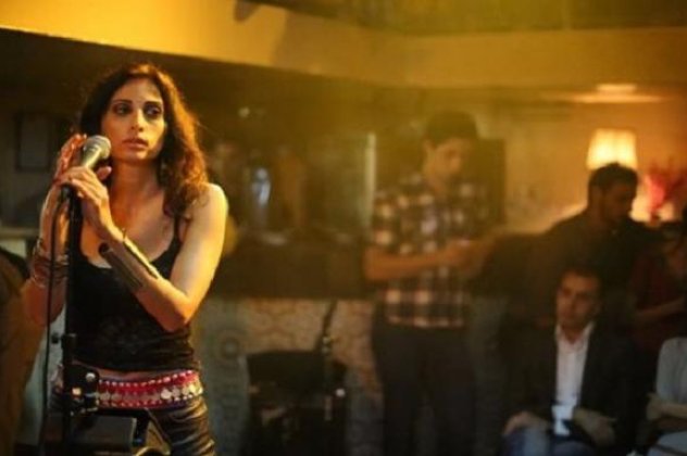  Γιασμίν Χαμντάν, η πολιτικοποιημένη λιβανέζα τραγουδίστρια αποκαλύπτει: «Η μουσική μπορεί να λειτουργήσει τόσο απελευθερωτικά» - Κυρίως Φωτογραφία - Gallery - Video