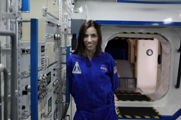 Αποκλειστικό: «Διδάσκω τους αστροναύτες στη NASA & κάνω έρευνες για θεραπείες στα νεογνά»: Η Ελένη Αντωνιάδου έναν χρόνο μετά την ανακήρυξή της σε Woman of the year, συνεχίζει ακάθεκτη! - Κυρίως Φωτογραφία - Gallery - Video