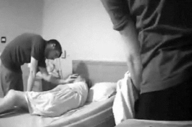 Σοκαριστικό - Το βίντεο από την Βρετανία με τον βασανισμό 79χρονης που πάσχει από άνοια κάνει τον γύρο του κόσμου! - Κυρίως Φωτογραφία - Gallery - Video