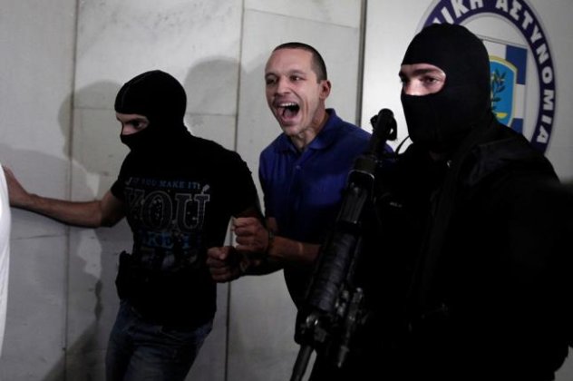 Στη φυλακή ο βουλευτής της Χρυσής Αυγής Ηλίας Κασιδιάρης - Kρίθηκε προφυλακιστέος μετά την απολογία του! - Κυρίως Φωτογραφία - Gallery - Video
