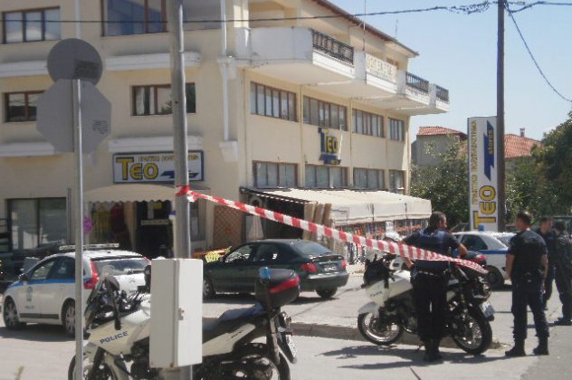 Αίσιο τέλος με τον 35χρονο που εισέβαλε με καραμπίνα στα γραφεία του ΟΠΕΚΕΠΕ στη Κοζάνη και απειλούσε να αυτοκτονήσει-Παραδόθηκε στην αστυνομία - Κυρίως Φωτογραφία - Gallery - Video