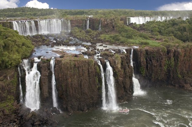 Καλημέρα με ένα ταξίδι στους καταρράκτες Iguazu: Το μοναδικό θέαμα στα σύνορα Βραζιλίας-Αργεντινής με τους 275 διαφορετικούς καταρράκτες & την καλύτερη θέα στον κόσμο (φωτό) - Κυρίως Φωτογραφία - Gallery - Video