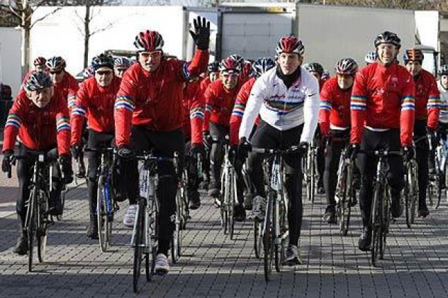 300 ποδηλάτες ταξιδέυουν απο την Αρχαία Ολυμπία έως το Λονδίνο για φιλανθρωπικό σκοπό!! - Κυρίως Φωτογραφία - Gallery - Video