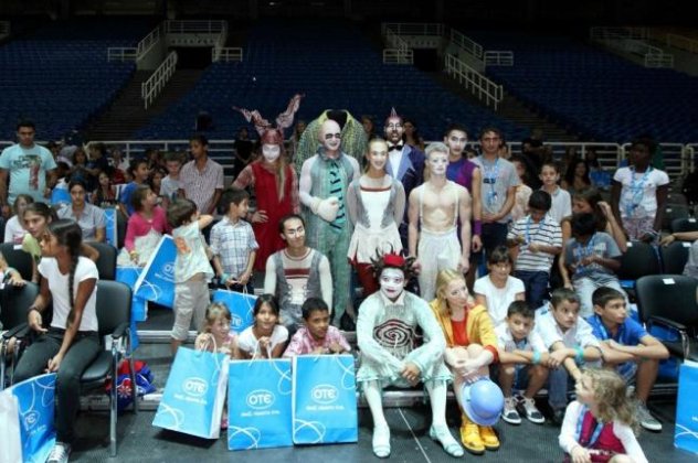 Περισσότερα από 500 παιδιά από ΜΚΟ στη νέα παράσταση Quidam του "Cirque du Soleil", με μεγάλο χορηγό τον ΟΤΕ  - Κυρίως Φωτογραφία - Gallery - Video