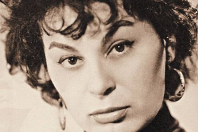Vintage Story: Όταν η Σπεράντζα Βρανά, η πιο «σεξουάλα» ηθοποιός της επιθεώρησης χόρευε «απόψε φίλα με», το κοινό παραληρούσε & εκείνη έπαιζε το κομπολογάκι της!Αναμνήσεις 5 χρόνια από τον θάνατο της - Κυρίως Φωτογραφία - Gallery - Video