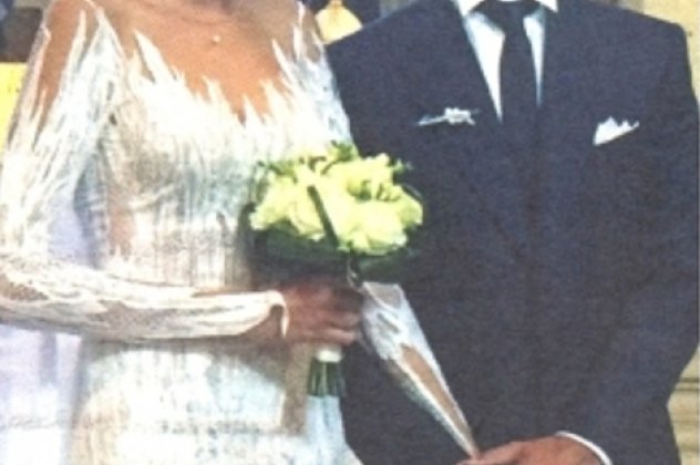 Ρομαντικός γάμος στη Φλωρεντία για την Μις Ελλάς 2004 Μαρία Σπυριδάκη και το Νάσο Ζαχαράκη ! Η ελληνίδα καλλονή έλαμπε μέσα στο νυφικό με διαφάνεια και Swarovski πέρλες (φωτό) - Κυρίως Φωτογραφία - Gallery - Video