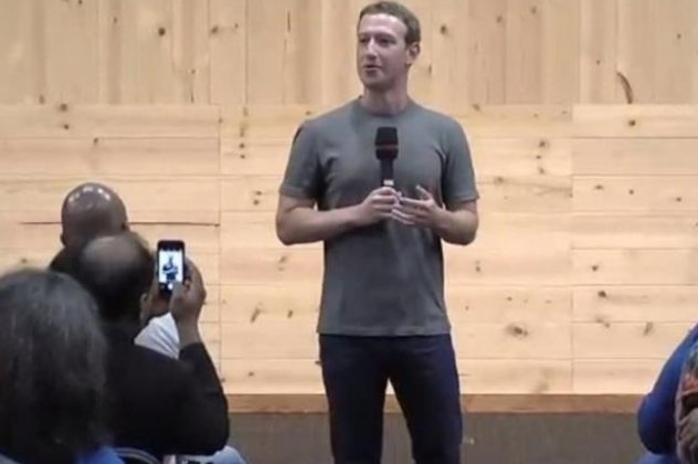 Έχετε αναρωτηθεί γιατί ο Mr. Facebook φοράει συνέχεια το ίδιο γκρι μπλουζάκι; - Λέτε να το έχει πλύνε βάλε; Δείτε την απάντηση του... (φωτό) - Κυρίως Φωτογραφία - Gallery - Video