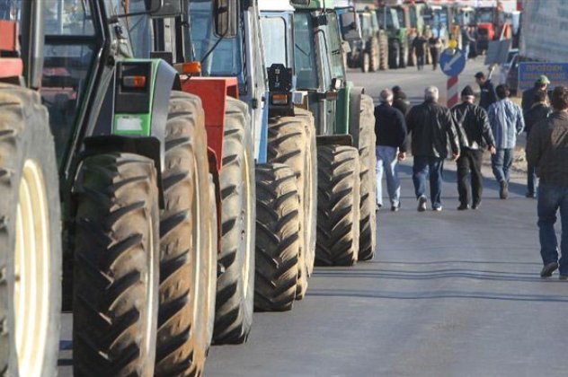 Tα τρακτέρ των αγροτών στους δρόμους από σήμερα και επ' αόριστον? - Κυρίως Φωτογραφία - Gallery - Video