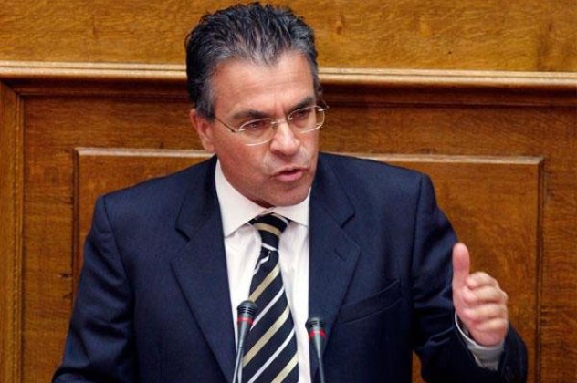 Ντινόπουλος: Τα ΕΛΤΑ έδωσαν 243.000€ για κοντομάνικα στο καταχείμωνο - Κυρίως Φωτογραφία - Gallery - Video