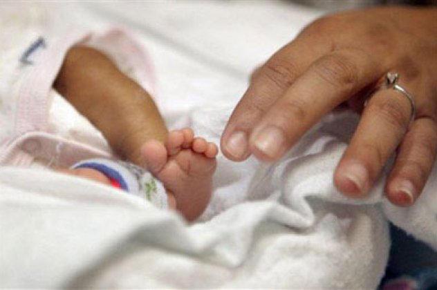 Ένα μωρό τόσο δα, όσο μια ... παλάμη του χεριού - Κυρίως Φωτογραφία - Gallery - Video