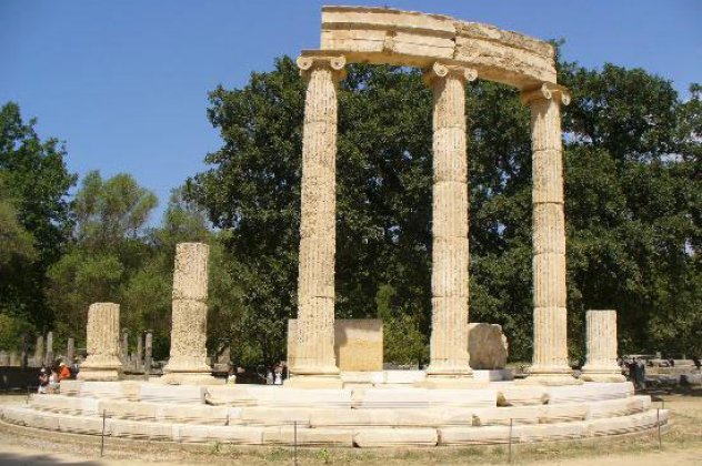 Τουρίστρια ξενύχτησε στον Αρχαιολογικό χώρο της Ολυμπίας ανενόχλητη γιατί ο νυχτοφύλακας δεν υπάρχει πια!! - Κυρίως Φωτογραφία - Gallery - Video