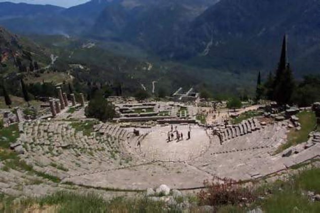 Τριάντα επτά χρόνια μετά, το θέατρο των Δελφών πλημμύρισε από κόσμο - Κυρίως Φωτογραφία - Gallery - Video