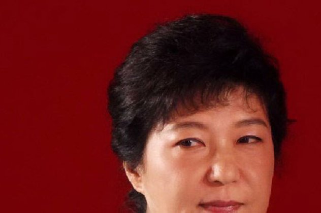 Με 24% συνέτριψε τους αντιπάλους της και πάει για πρόεδρος, πρώτη γυναίκα και κόρη δικτάτορα της Ν. Κορέας - Κυρίως Φωτογραφία - Gallery - Video