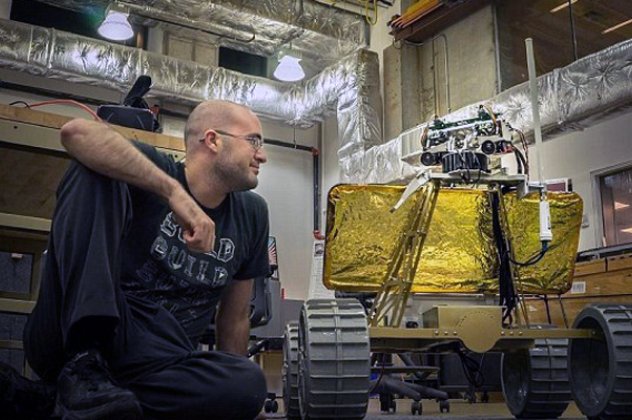 «Google... Moon»:Ένα ρομπότ... περιπατητή στέλνει η Google στη Σελήνη, για να κάνουμε τη διαστημική «τσάρκα» μας μέσα από τα μάτια του!  - Κυρίως Φωτογραφία - Gallery - Video