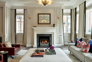 Λονδίνο: Αριστοκρατικό διαμέρισμα με ευρύχωρα δωμάτια – Μαρμάρινα luxurious πατώματα & cozy «ζεστό» σαλόνι (φωτό)
