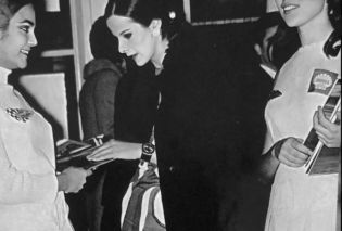 Έλενα Ναθαναήλ: Στην δεκαετία του ’60 με υπέροχο Emilio Pucci φόρεμα & ballet flats – Όταν η ηθοποιός ήταν το fashion icon της εποχής της (φωτό)
