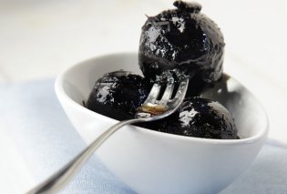 Αργυρώ Μπαρμπαρίγου: Καρυδάκι γλυκό κουταλιού - Το κλασικό & αγαπημένο με μοναδική γεύση & ωραίο άρωμα