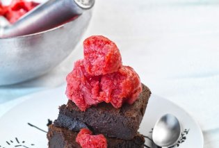 Αργυρώ Μπαρμπαρίγου: Σορμπέ φράουλα - Τι καλύτερο από αυτό το δροσερό και απολαυστικό παγωτό ; Σπιτικό, ελαφρύ, για όλους !