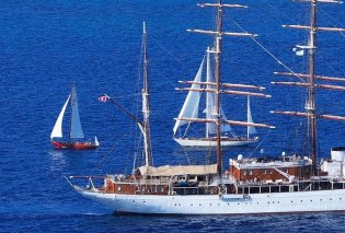 Regatta-Σπέτσες 2024: Η Κατερίνα Κατώπη φωτογραφίζει & βιντεοσκοπεί το πιο classy θαλασσινό event του καλοκαιριού στα νερά του αρχοντικού νησιού μας