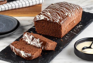 Άκης Πετρετζίκης: Φτιάξτε με λίγα & απλά βήματα το πιο αφράτο σπιτικό κέικ σοκολάτας στο air fryer - Το τέλειο συνοδευτικό για τον καφέ !