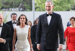 Βασιλιάς Φελίπε – Βασίλισσα Λετίσια: Σαν γαμπρός & νύφη εμφανίστηκαν στα βραβεία Cavia της Ισπανίας -  Υπέρλαμπροι & πολύ stylish (φωτό)