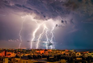 Θερμικές καταιγίδες - προειδοποίηση για κεραυνούς: Η πρόβλεψη του Κλέαρχου Μαρουσάκη - Ποιες περιοχές θα πλήξουν (βίντεο)