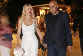 Εντυπωσιακή, η Έλενα Ράπτη στο Ηρώδειο! – Το total white look & οι χρυσές πλατφόρμες – Δεν άφηνε το χέρι της, ο Γιάννης Μπρατάκος (φωτό)