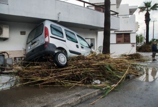 Κακοκαιρία Bora: Νύχτα τρόμου στη Ρόδο – Πλημμύρισαν σπίτια, κάτοικοι εγκλωβίστηκαν (φωτό-βίντεο)