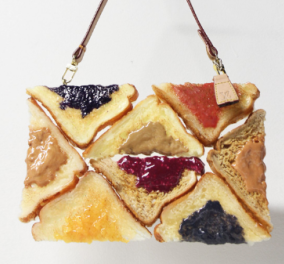 Μοναδικό! Τσάντες σε σχήμα τοστ ή bagel, τσουρέκι ή κρουασάν ακόμα και pancake ή gaufre! 