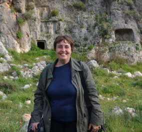 Όλγα Παλαγγιά, αρχαιολόγος: ''Ακόμα δέκα νεκροί στον τάφο της Αμφίπολης - Αποκλείεται να είναι η Ολυμπιάδα''!