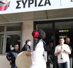 Smile: Η Ελληνοφρένεια και τσολιάς της στον ΣΥΡΙΖΑ με νταούλια και κλαρίνα! (βίντεο)