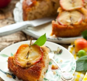 Κέικ μήλου με σταφίδες - Ένα εύκολο γλύκισμα της εποχής που γίνεται ένα υπέροχο επιδόρπιο από τον Γιαννή Λουκάκο!