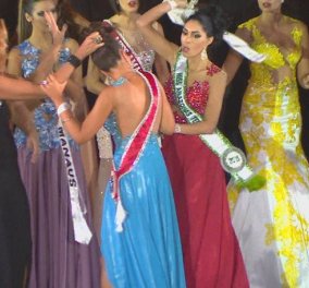Χαμός στα καλλιστεία όταν η αντίπαλος άρπαξε το στέμμα της Miss Βραζιλία & της επιτέθηκε μπροστά στο κοινό! (Φωτό - βίντεο) 