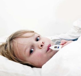 Πώς πρέπει να αντιμετωπίζουμε τον πυρετό στα παιδιά; Η παιδίατρος Σταυρούλα Βαλαβέρη μας δίνει κάποια χρήσιμα tips! 