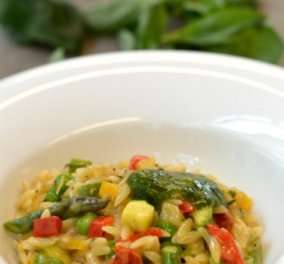 Κριθαράκι “γιουβέτσι” με λαχανικά, ψητά ντοματίνια & πέστο βασιλικού από τον masterchef Γιάννη Λουκάκο!
