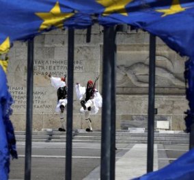 Wall Street Journal: ''Ποιες οι συνέπειες αν η Ελλάδα αποχωρήσει από την ευρωζώνη;''