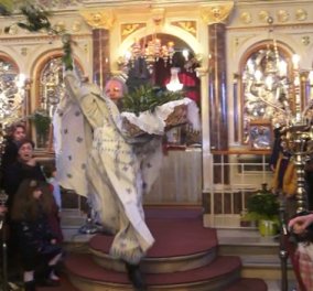 Βίντεο: Ο πάτερ Χρ. Γουρλής έκλεψε και φέτος την παράσταση στη Χίο - Απολαύστε τον! (βίντεο)