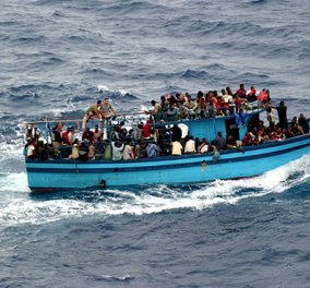 Συναγερμός ξανά στη Μεσόγειο - Βυθίζεται σκάφος με 300 μετανάστες - Πληροφορίες για 20 νεκρούς!