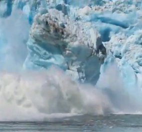 Βίντεο: Δείτε το γιγαντιαίο παγόβουνο την ώρα που λιώνει & προκαλεί τεράστια κύματα