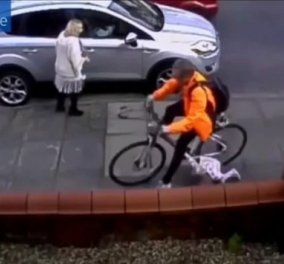 Απίστευτο βίντεο: Ποδηλάτης χτύπησε και έσερνε 3χρονη για 3,5 μέτρα  