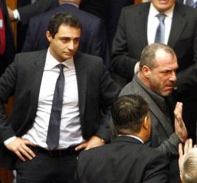 Προκλητική η ΧΑ μετά την ψηφοφορία - Βουλευτές του κόμματος επιτέθηκαν στον Ν. Δένδια - Η Ε. Ζαρούλια έφτυσε τον Σ. Μπούκουρα